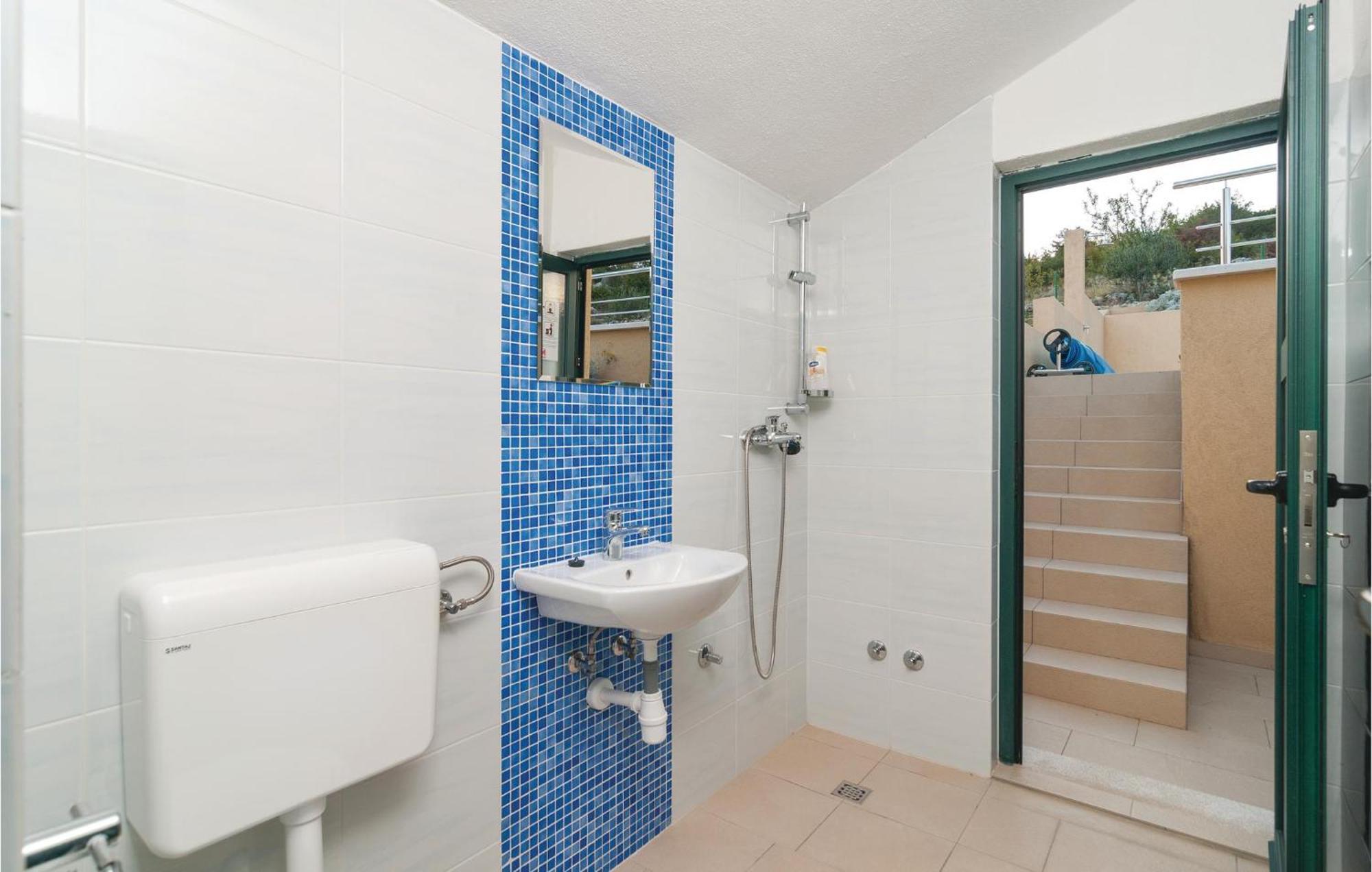 Cozy Home In Neoric With Outdoor Swimming Pool Εξωτερικό φωτογραφία